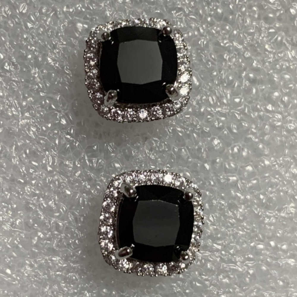 LAST ONE‼️925 Sterling Silver Sapphire Earrings - Picture 4 of 6